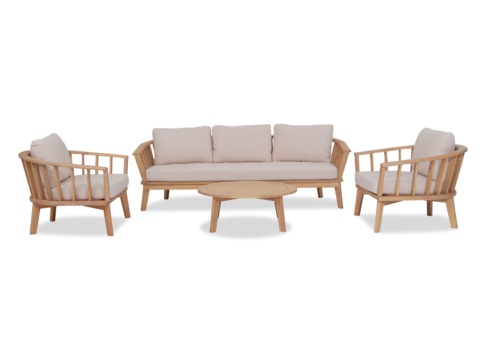 Bộ sofa ngoài trời gỗ đệm be, đặt trên nền trắng